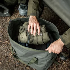 Trakker Downpour Roll-Up Fishing Carryall -Natur Camping Leben trakker downpour roll up carryall 8