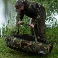 Trakker DPM Crib, Ovale Abhakmatte -Natur Camping Leben trakker dpm oval crib in use 3